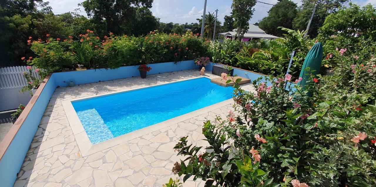 "Chez Claudia "Charmant Logement Avec Jacuzzi Privatif En Toute Intimite Sur Belle Terrasse Exterieure En Bois Et Piscine Courcelles Exterior photo
