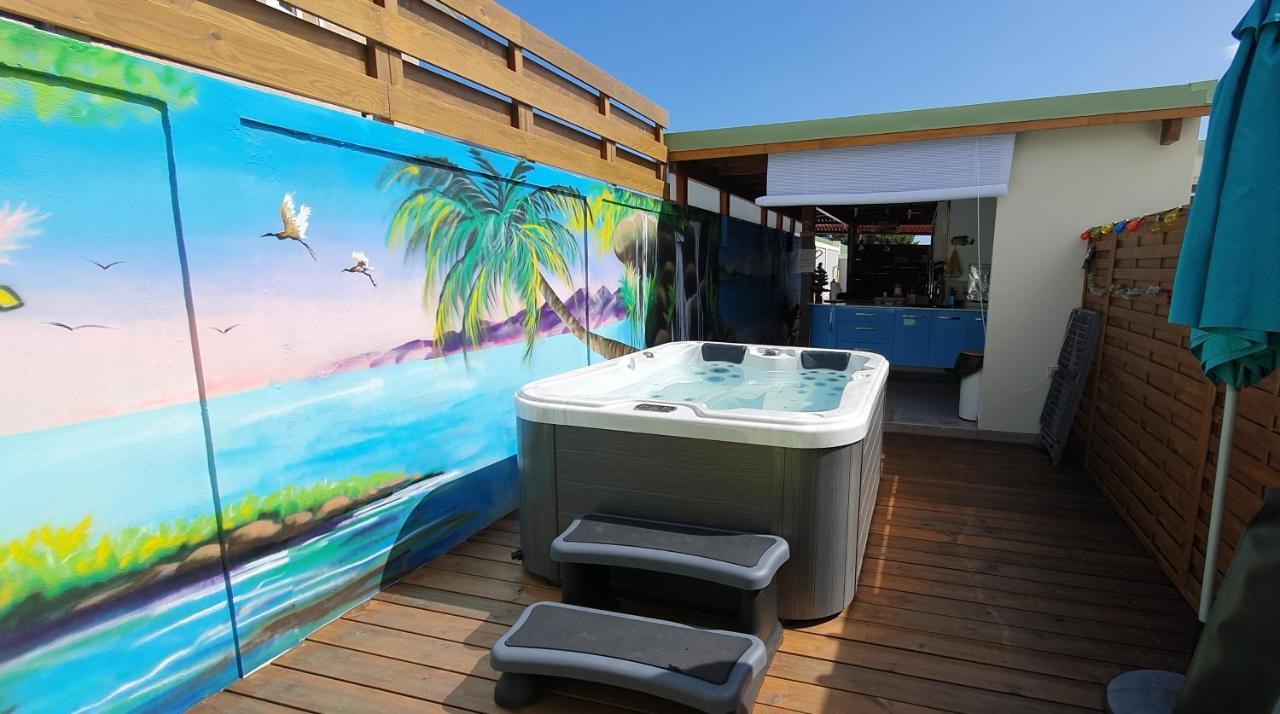 "Chez Claudia "Charmant Logement Avec Jacuzzi Privatif En Toute Intimite Sur Belle Terrasse Exterieure En Bois Et Piscine Courcelles Exterior photo