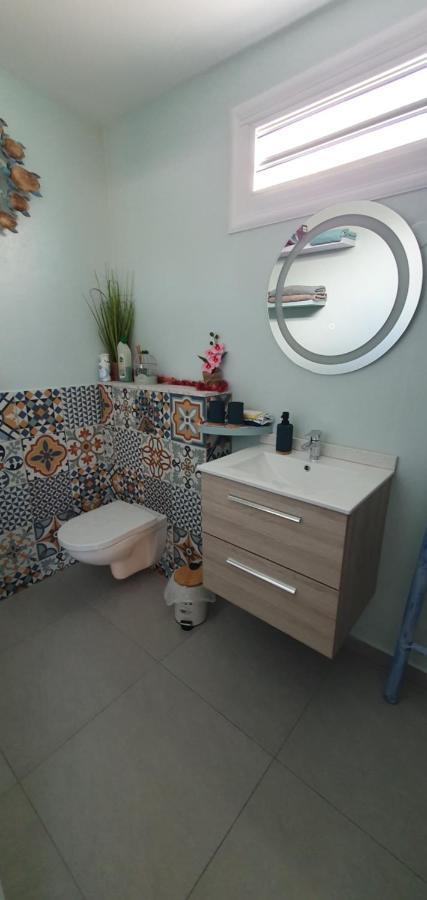 "Chez Claudia "Charmant Logement Avec Jacuzzi Privatif En Toute Intimite Sur Belle Terrasse Exterieure En Bois Et Piscine Courcelles Exterior photo
