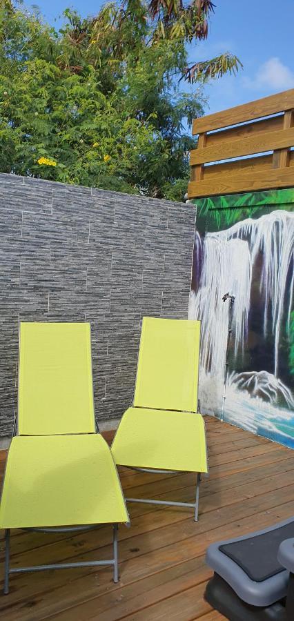 "Chez Claudia "Charmant Logement Avec Jacuzzi Privatif En Toute Intimite Sur Belle Terrasse Exterieure En Bois Et Piscine Courcelles Exterior photo