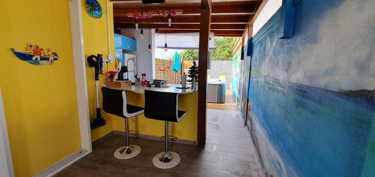 "Chez Claudia "Charmant Logement Avec Jacuzzi Privatif En Toute Intimite Sur Belle Terrasse Exterieure En Bois Et Piscine Courcelles Exterior photo