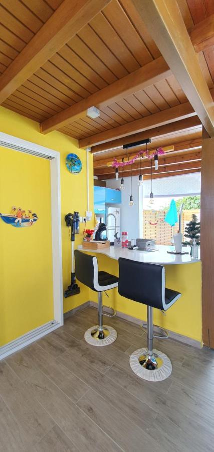 "Chez Claudia "Charmant Logement Avec Jacuzzi Privatif En Toute Intimite Sur Belle Terrasse Exterieure En Bois Et Piscine Courcelles Exterior photo