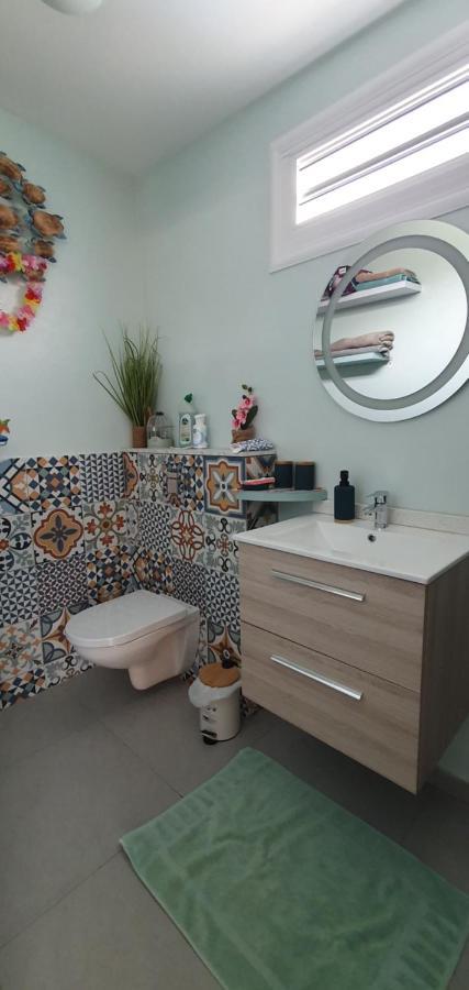 "Chez Claudia "Charmant Logement Avec Jacuzzi Privatif En Toute Intimite Sur Belle Terrasse Exterieure En Bois Et Piscine Courcelles Exterior photo