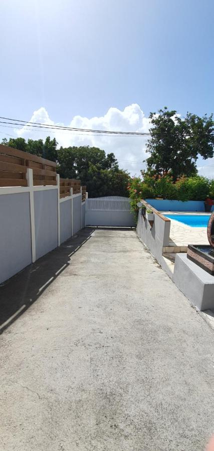 "Chez Claudia "Charmant Logement Avec Jacuzzi Privatif En Toute Intimite Sur Belle Terrasse Exterieure En Bois Et Piscine Courcelles Exterior photo