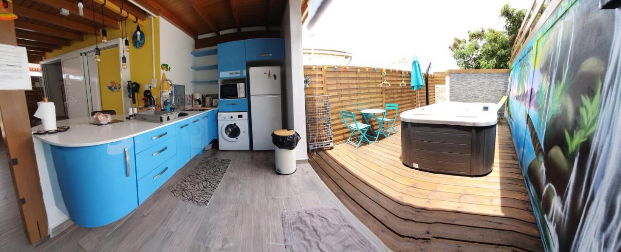 "Chez Claudia "Charmant Logement Avec Jacuzzi Privatif En Toute Intimite Sur Belle Terrasse Exterieure En Bois Et Piscine Courcelles Exterior photo