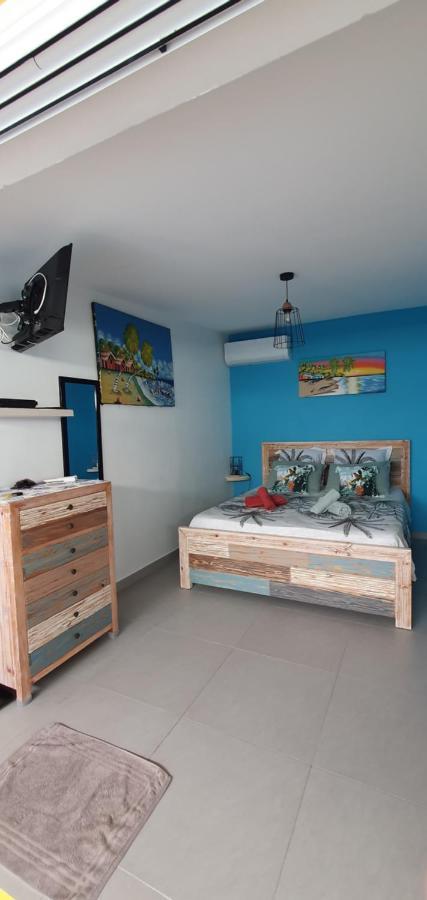 "Chez Claudia "Charmant Logement Avec Jacuzzi Privatif En Toute Intimite Sur Belle Terrasse Exterieure En Bois Et Piscine Courcelles Exterior photo
